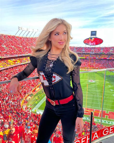 kc chiefs owner daughter bikini|NFL Fans Are Loving Swimsuit Photo Of Chiefs。